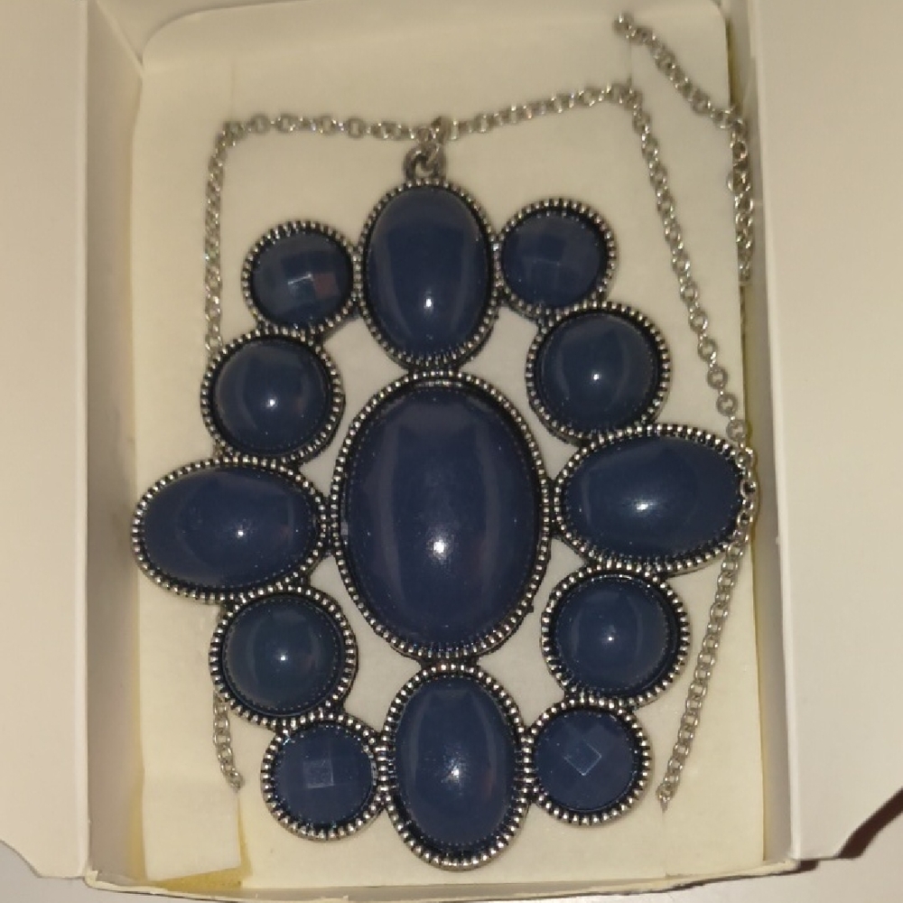 Elegant Blue Statement Necklace